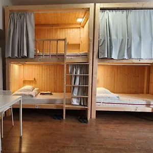  Hostal 7brunnen Beds &