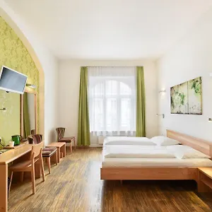 Hotel Mocca, Wenen
